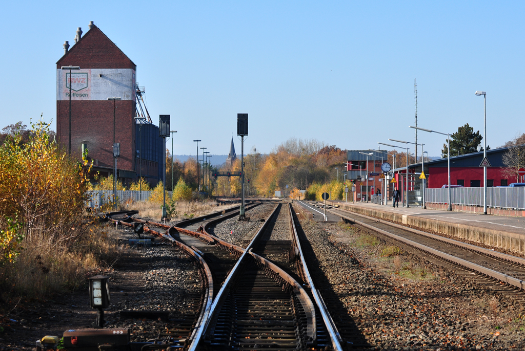 Eifelbahnhof Mechernich, aufgenommen vom B beim Bahnhof siehe Geo (4x versucht, Geo-Daten werden nicht gespeichert??), 09.11.2011