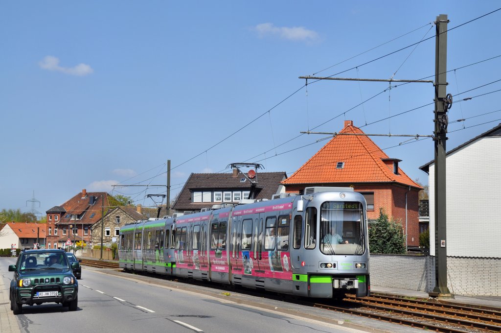 Ein 2000er als Linie 1 bei Heisede Langer Kamp Richtung Sarstedt (01.05.2013)