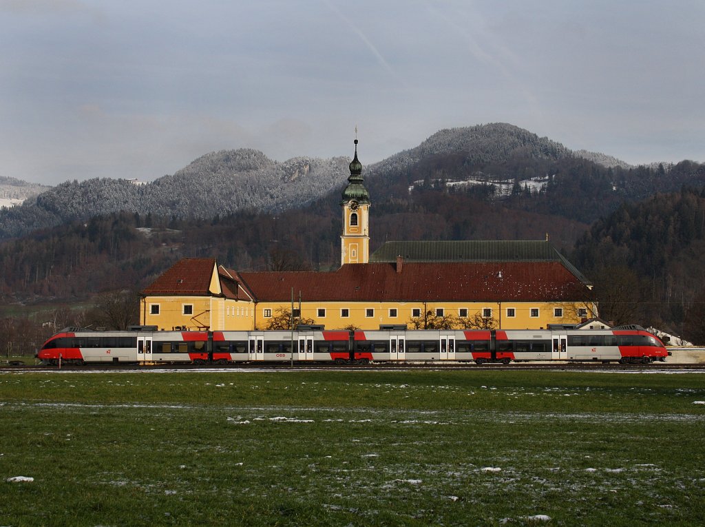 Ein 4024 als RB nach Rosenheim am 05.12.2009 unterwegs bei Niederaudorf. 