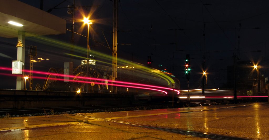 Ein 423-er de Klner S-Bahn fhrt ab. (17.10.2012_