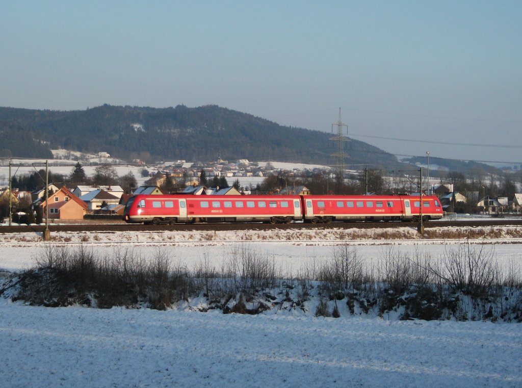 Ein 612er ist am 31.Januar 2012 als RE 4989 nach Lichtenfels bei Halach unterwegs.