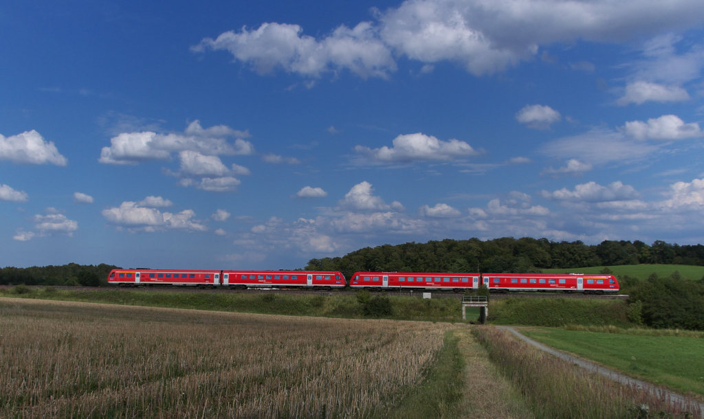 Ein 612er P�rchen als IRE N�rnberg - Dresden wird aus Richtung Hof kommend gleich den ehemaligen DDR Grenzbahnhof Gutenf�rst durchfahren. 04.08.2012