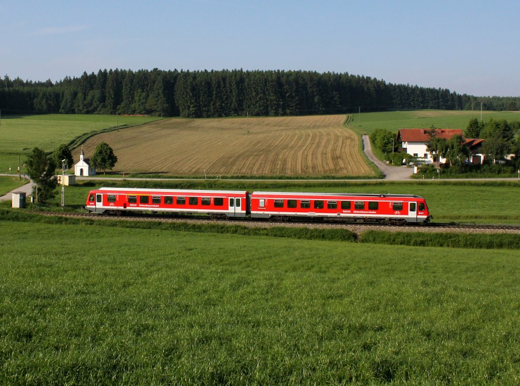 Ein 628 als RB nach Landshut am 08.06.2013 unterwegs bei Feichten.