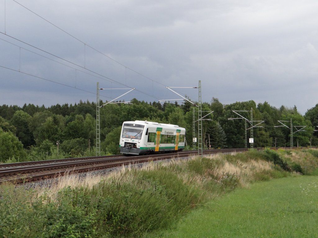 Ein 650er der Vogtlandbahn am 13.08.13 in Oberjssnitz.