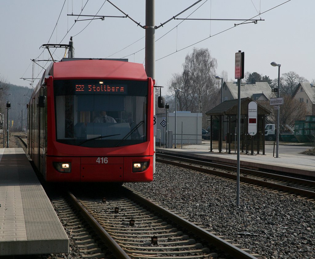 ein  6NGTLD2 der Chemnitzer Citybahn in Neukirchen Klaffenbach aus Chmenitz kommend, Richtung Stollberg. Diese Fahrzeuge sind brigens mit Indusi  I60R ausgerstet  und haben eine V max von 80 km/h