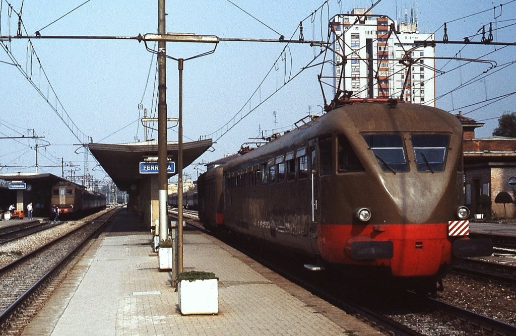 Ein ALe 880 trifft von Bologna kommend in Ferrara ein (Oktober 1986)