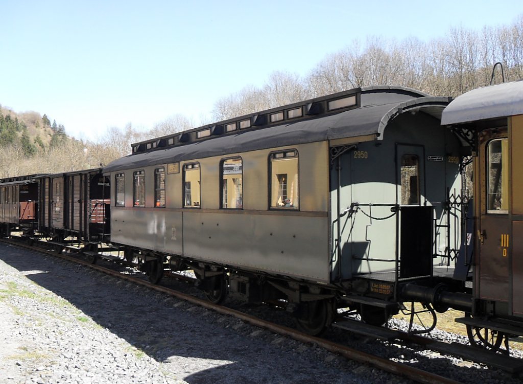 Ein alter Personenwagen der Epoche I des Mindener Preuenzuges.Dieser Zug ist mit der T11 zu dem Bw Gerolstein zur Veranstalung  175 Jahre Deutsche Eisenbahn  gekommen.