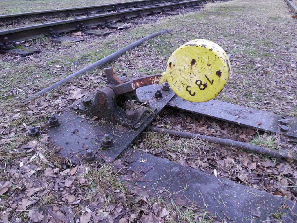 Ein alter Weichenstellhebel im Bereich des stillgelegten Stahlwerks im  Landschaftspark Nord  in Duisburg-Meiderich - 03.02.2011.