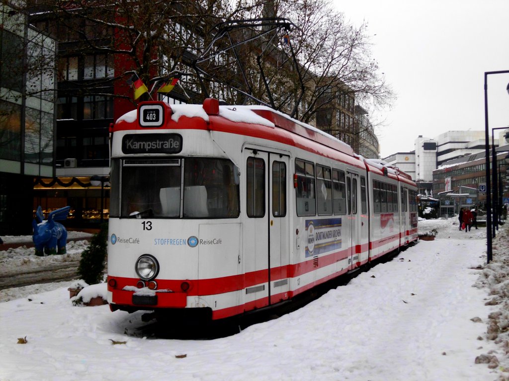 Ein ausgemusterter D�WAG-GT8 der Dortmunder Stadtwerke steht am 27.12.2010 als Teil eines Restaurants im Bereich der aufgegebenen Stra�enbahnhaltestelle  Kampstra�e  in Dortmund.