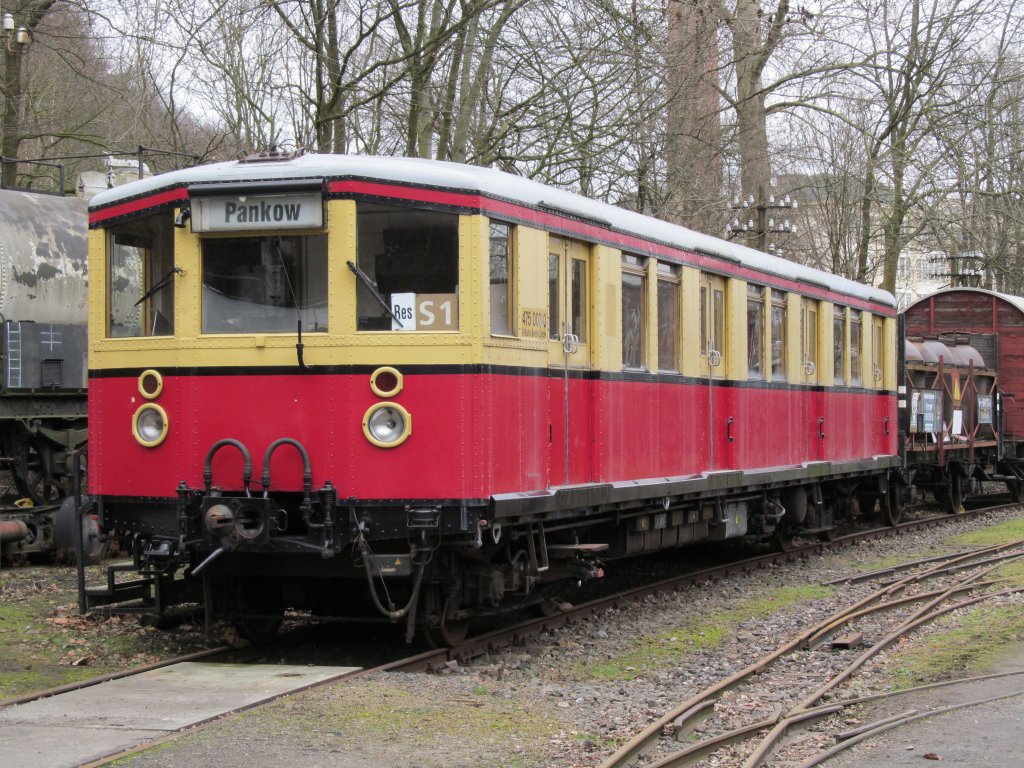 Ein ausgemusterter Motorwagen (475 003) der Berliner S-Bahn steht am 11. Mrz 2012 im Eisenbahnmuseum in Bochum-Dahlhausen.