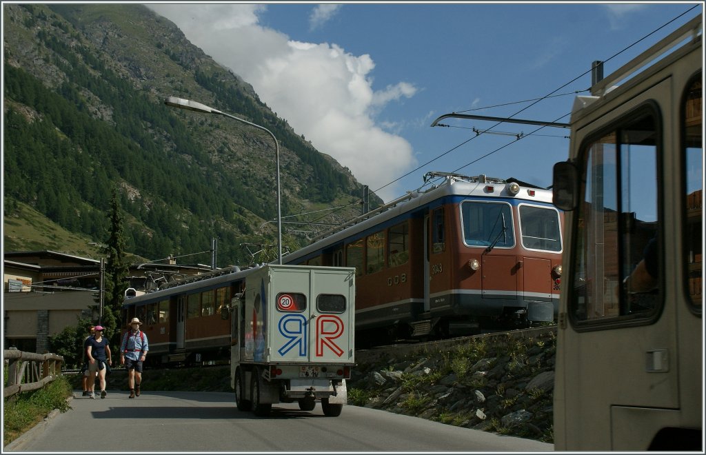 Ein BAHN-Bild im AUTO-FREIEB (!) Zermatt...
3. August 2012