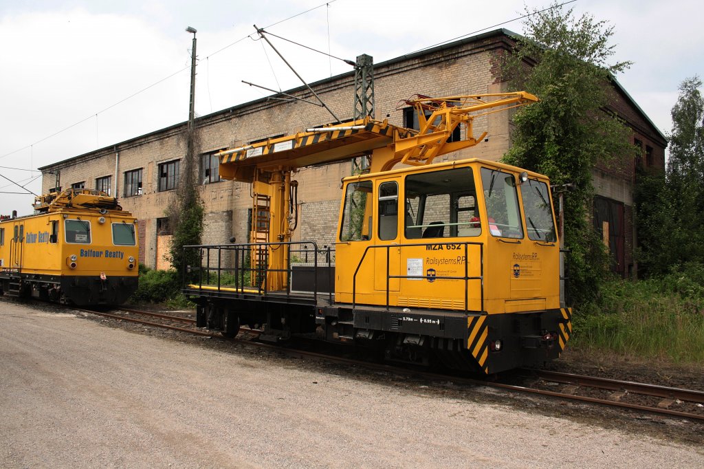 Ein Bahndienstfahrzeug am 04.07.2011 in Ex-BW Lehrte.