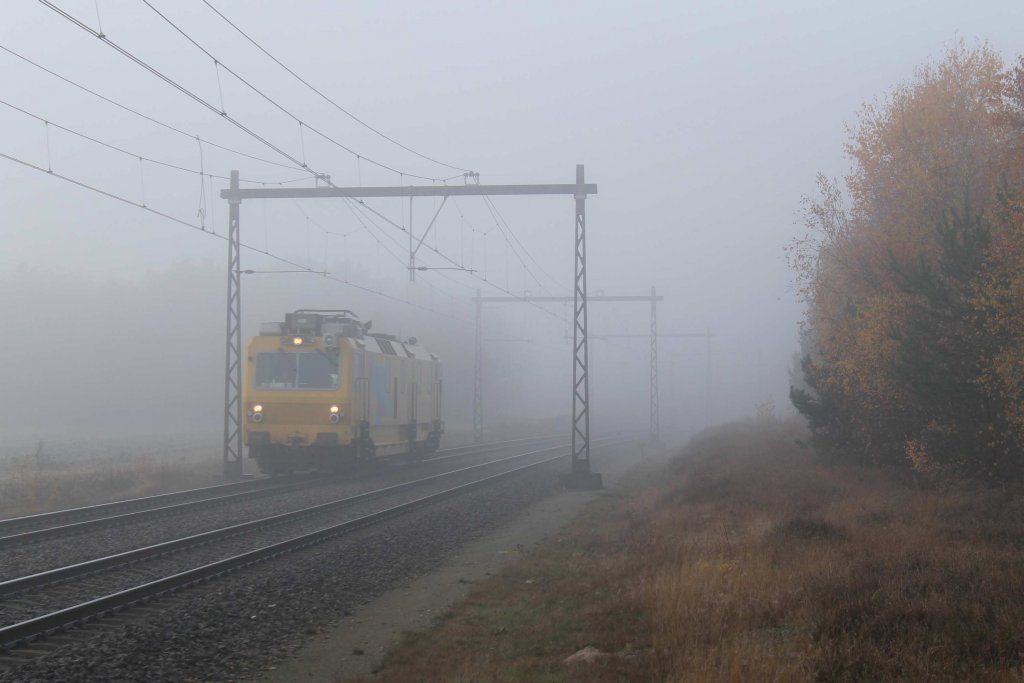Ein Bahndienstfahrzeug bei Holten am 19-11-2012.
