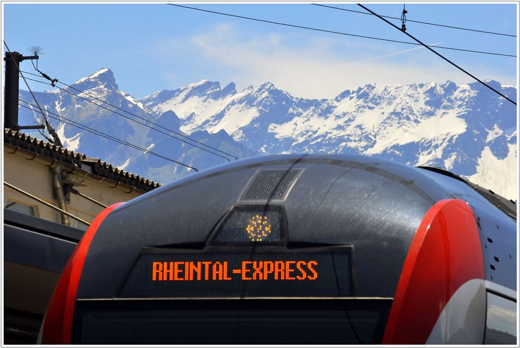 Ein Bild, an das man sich im Rheintal gewhnen muss. Allerdings steht dann Chur oder St.Gallen (ab Dezember Wil) in der Zugzielanzeige der neuen Dostos 511. Buchs SG (08.06.2013)