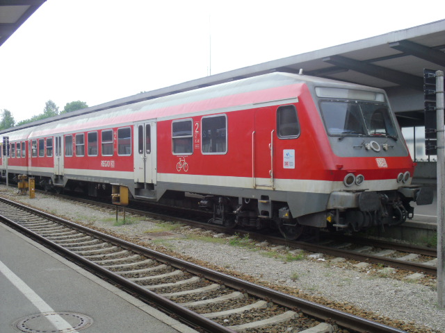 Ein Bndzf 479.2 als RE nach Ulm in Kempten. Mai 2011.