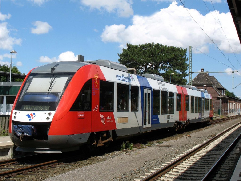 Ein Coradia Lint 41 der Nordbahn als NBE82190 nach Neumnster; Bad Oldesloe, 12.08.2012
