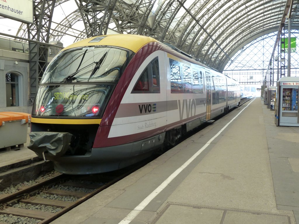 Ein Desiro der Stdtebahn Sachsen GmbH (Stadt Radeberg) steht als SB 34 nach Kamenz im Dresdner Hauptbahnhof. 29.01.2011