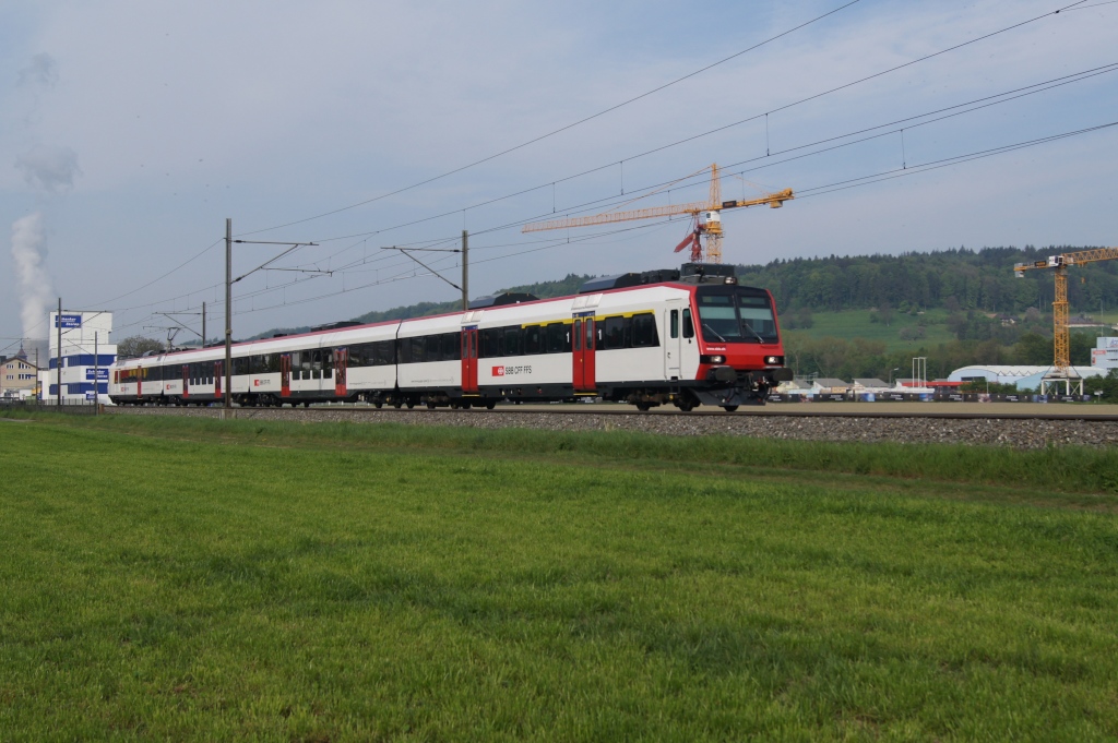 Ein Domino lsst am 23.4.11 als S 23 Schnenwerd  hinter sich zurck.
