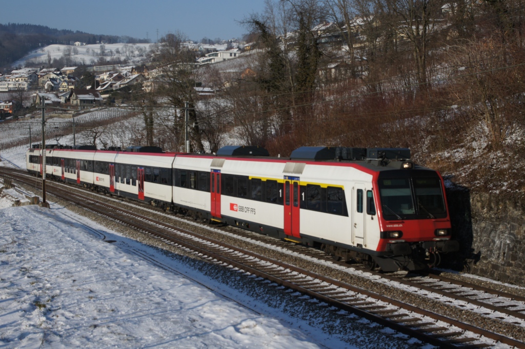 Ein Domino verlsst am 3.2.12 als S 21 nach Payerne Bossire.