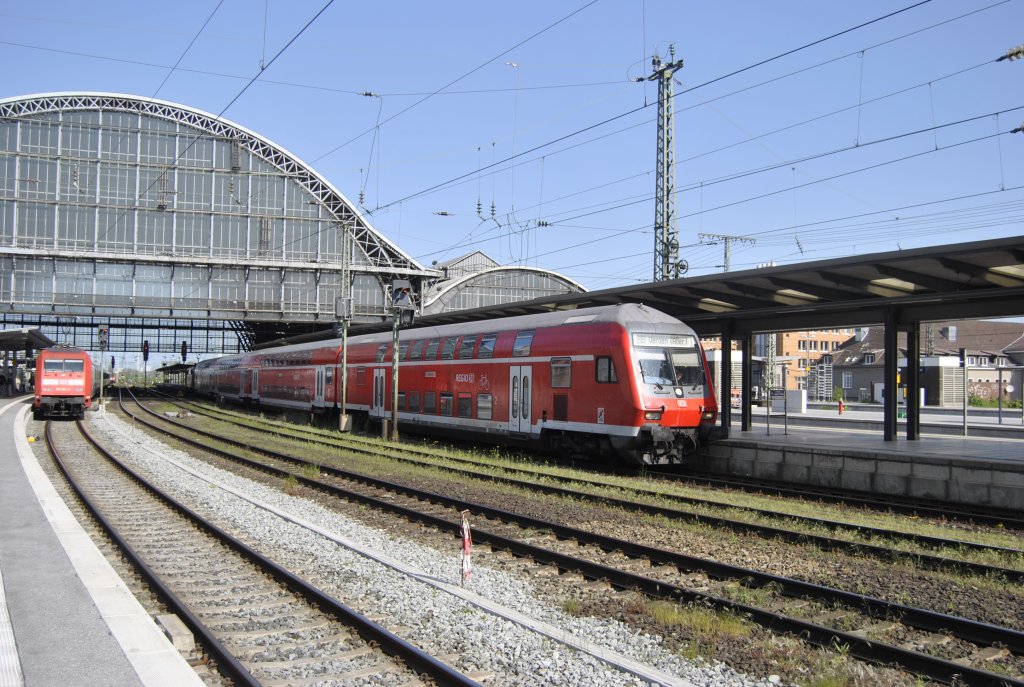 Ein Dosto Steuerwagen, mit RE nach Verden/Aller, verlsst den Bremer HBF am 23.05.2010.