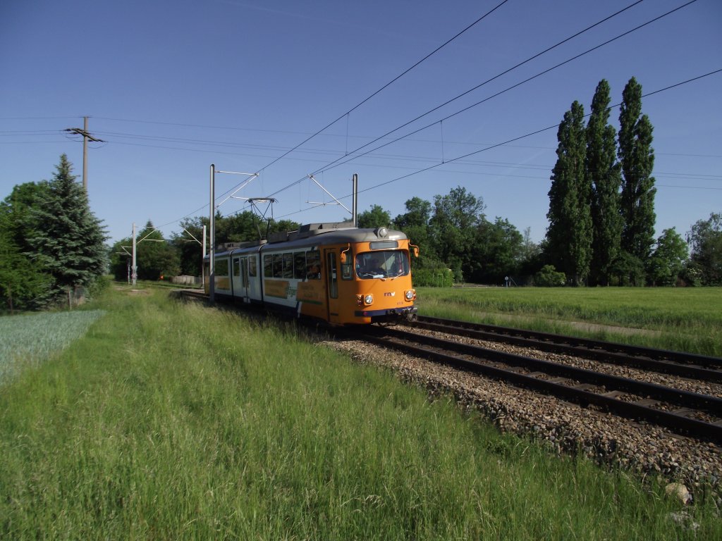 Ein Dwag GT8 der RNV in Edingen am 13.05.11