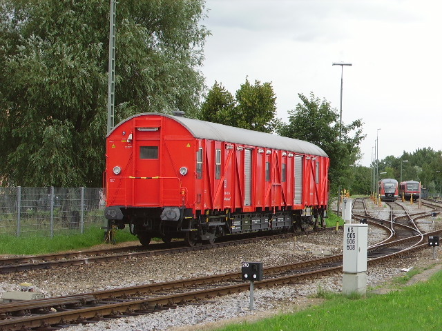 Ein ehemaliger DB Postwagen in Kempten Hbf am 16.08.10