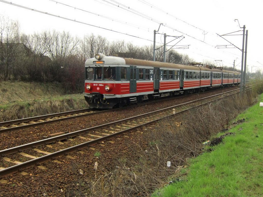 Ein EN57 bei Katowice podlesie.