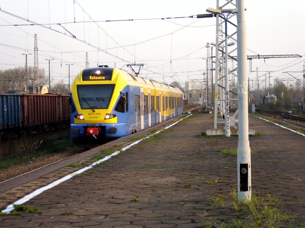 Ein EN75 fhrt in Ligota (Katowice) nach Katowice Hbf.