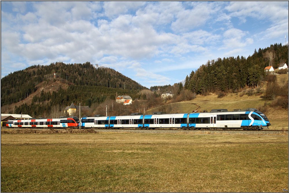 Ein Ententandem bestehend aus 4024 120 + 040 f�hrt als R4212 von Unzmarkt nach Bruck an der Mur.
Thalheim 30.12.2009