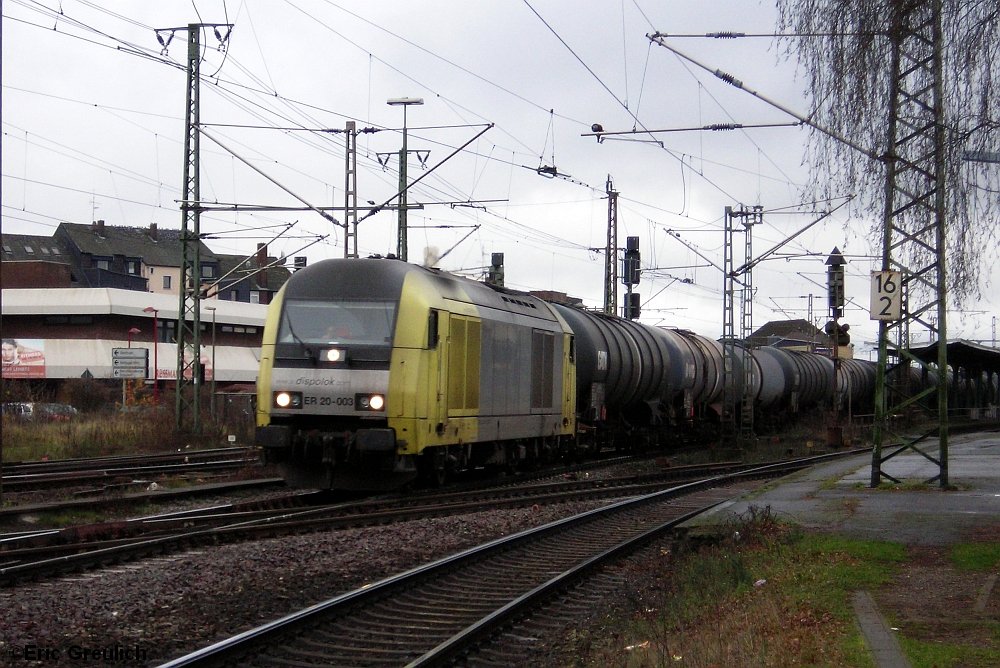 Ein ER20 durchfhrt am 12.12.09 den Bahnhof Lehrte