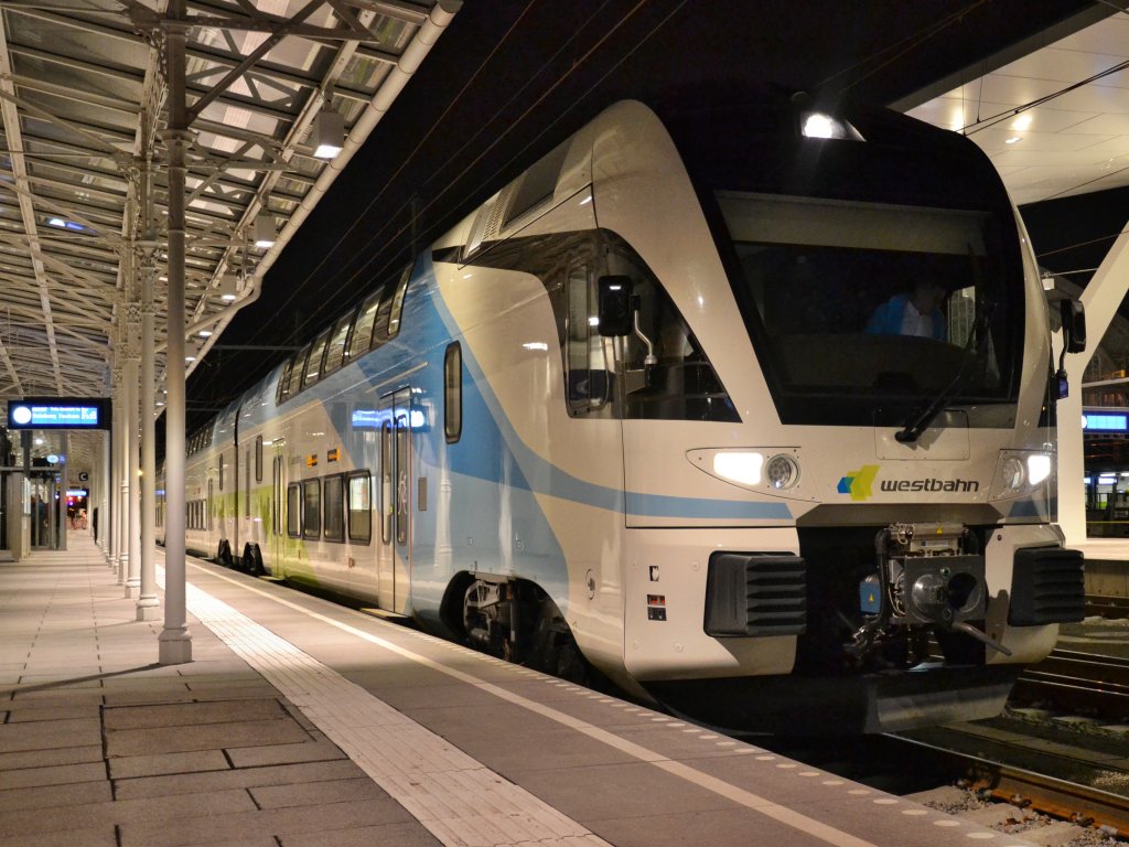 Ein ET 4010 der Westbahn am 11.12.2011 am Salzburger Hauptbahnhof.