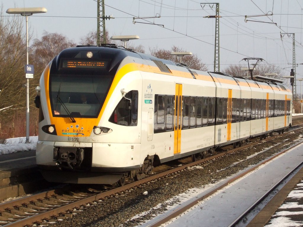 Ein ET 428 FLIRT der Eurobahn verlsst am 16.01.2010 den Bahnhof Oelde in Richtung Hamm.