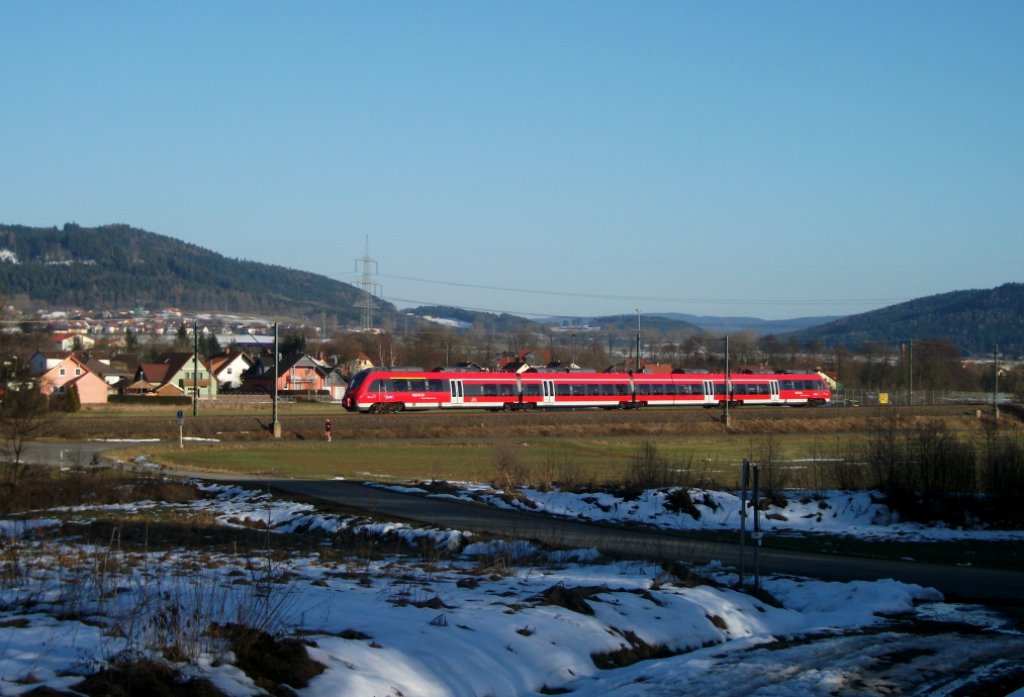 Ein ET 442 ist am 05. Mrz 2013 als RE 4990 nach Jena Saalbahnhof bei Halach(b. Kronach) Richtung Pressig unterwegs.