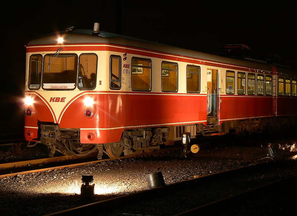 Ein ET57 der KBE , im Rheinischen Industriebahnmuseum im ehem. BW Kln Nippes , whrend einer Veranstaltung im Rahmen der langen Nacht der Museen in Kln am 7.11.09
