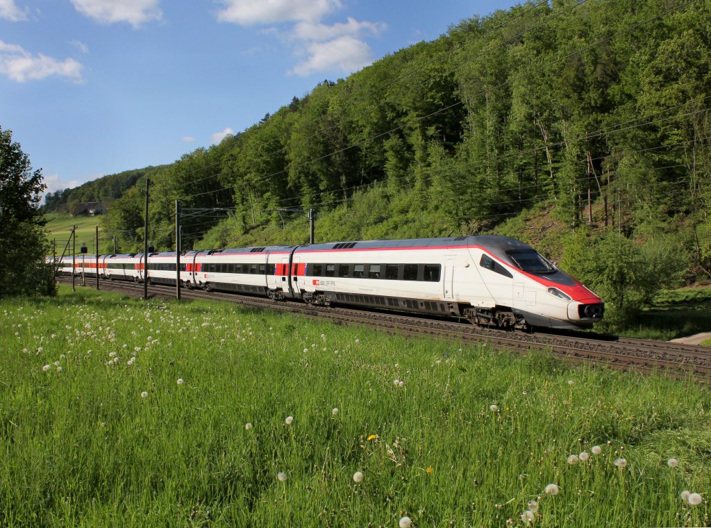 Ein ETR 610 am 10.05.2013 unterwegs bei Tecknau.