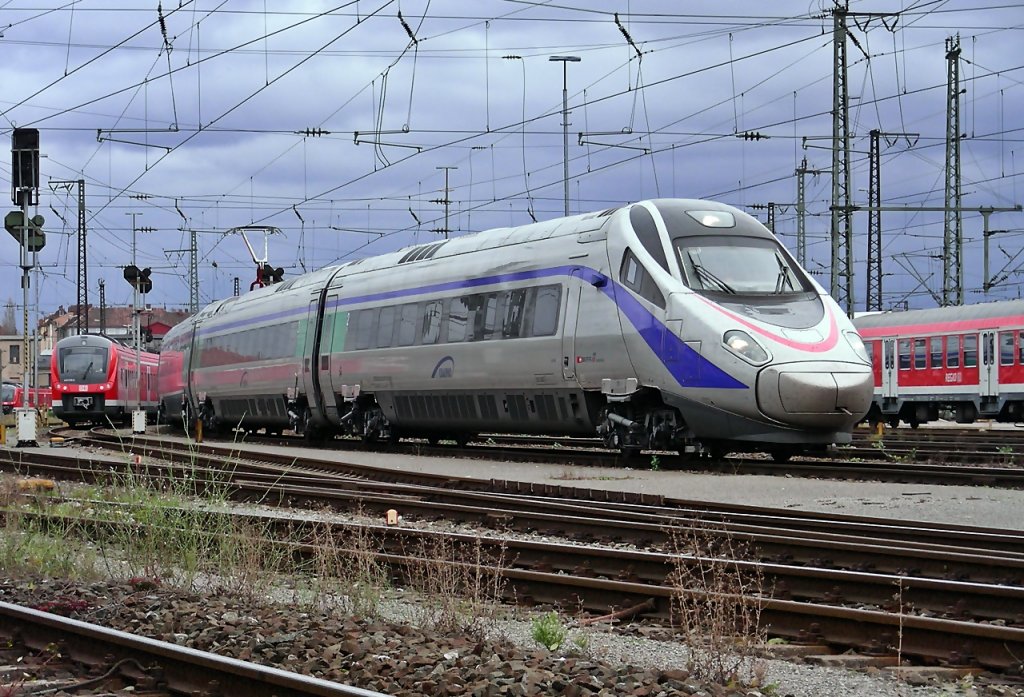ein ETR 610 macht Zwischenhalt in Wrzburg bei einer Testfahrt am 06.11.2010
