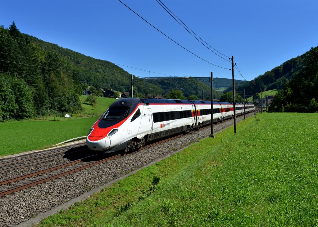 Ein ETR 610 nach Basel am 27.08.2012 bei Tecknau.
