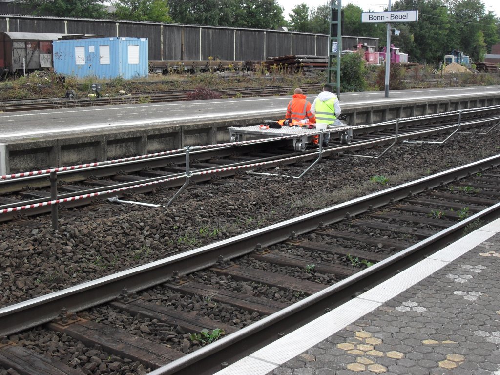 Ein etwas anderes Schienenfahrzeug begegnete mir am 18.9.10 in Beuel
