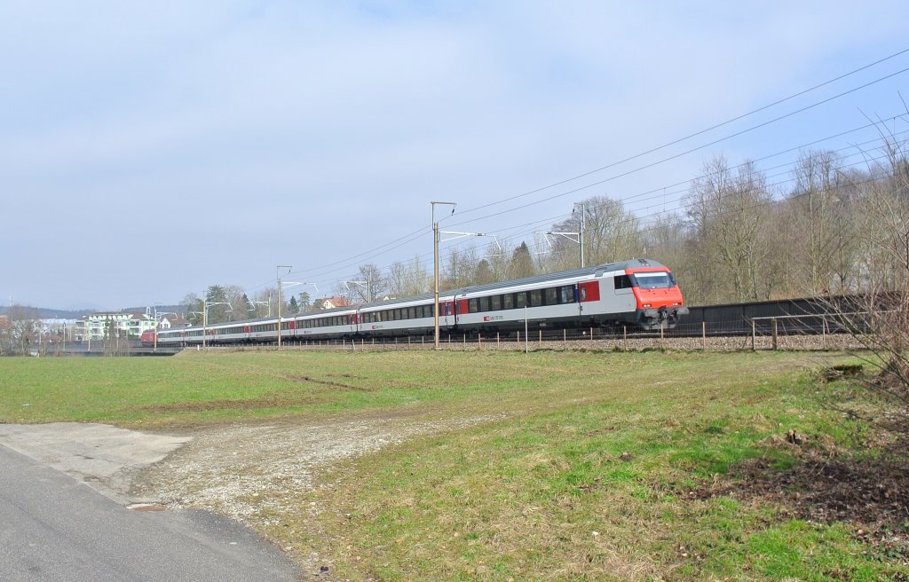 Ein EWIV Pendel als IR 1924 bei Ausfahrt in Olten, 03.03.2013.