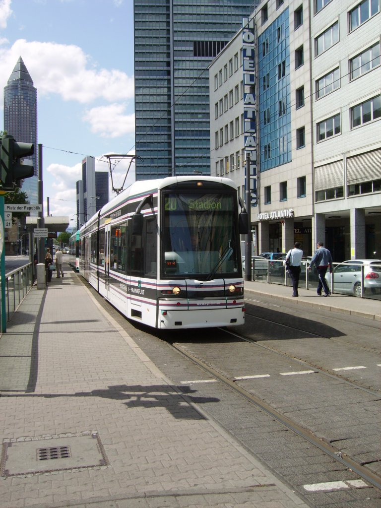 Ein Frankfurter VGF S Wagen am 11.06.11