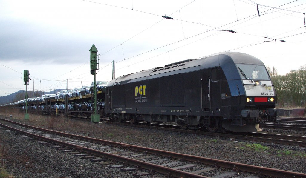 Ein ganz ganz seltener Gast auf der KBS 613. Am Morgen des 31.03.2010 musste ER 20-013 in Eschwege West einen recht langen Signalhalt einlegen, bevor sie mit ihrem VW-Zug ihre Fahrt nach Sden fortsetzen konnte.