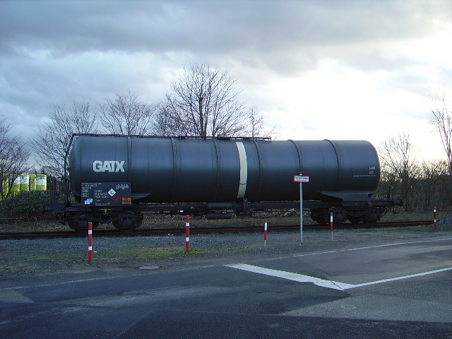 Ein GATX Kesselwagen abgestellt in Hanauer Hafen am 08.01.11