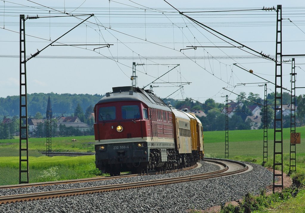 Ein Highlight am 06.06.2010 bei Mecklar war die 232 550-4 die mit ihrem Bauzug in Richtung Bebra dr�hnte. Gru� zur�ck an den Tf ;)!