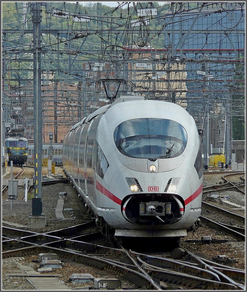 Ein hungriger ICE erreicht am 30.08.09 den Bahnhof Li�ge Guillemins auf seiner Reise von Frankfurt/Main nach Br�ssel. Das Bild wurde vom Bahnsteig aus gemacht. (Jeanny)