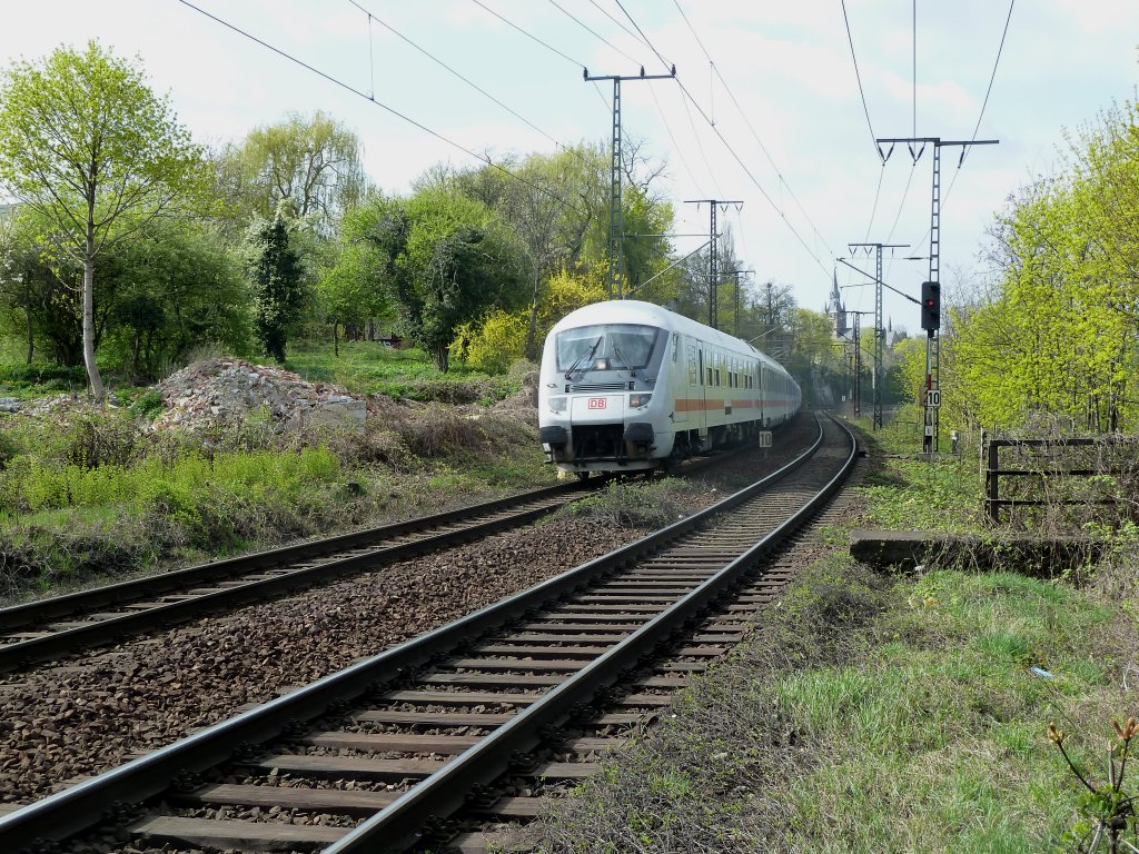 Ein IC durch fhrt Dresden-Cotta am 09.04.2011