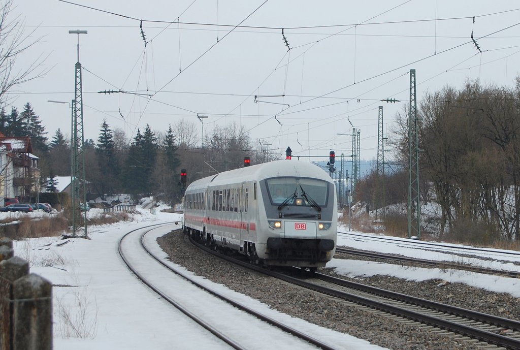 Ein IC durchfhrt Steuerwagen voraus den alten Bahnhof von Westerstetten Richtung Stuttgart. Aufgenommen am 19.2.2010.