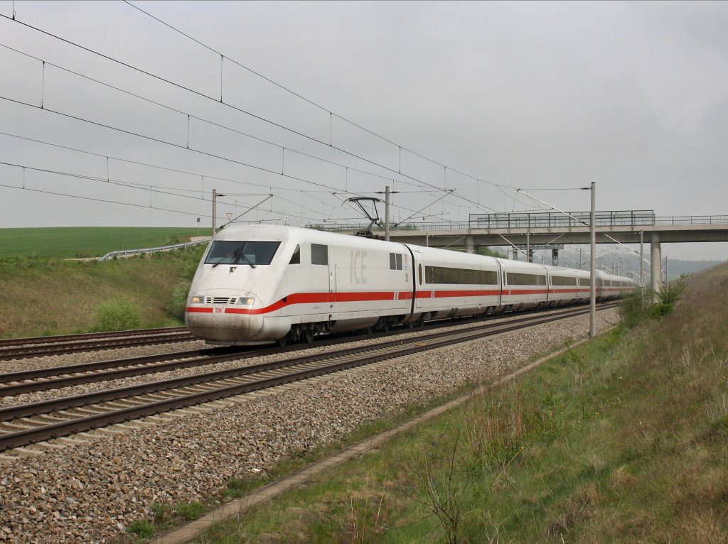 Ein ICE 1 nach Mnchen am 28.04.2011 unterwegs bei Hebertshausen. 