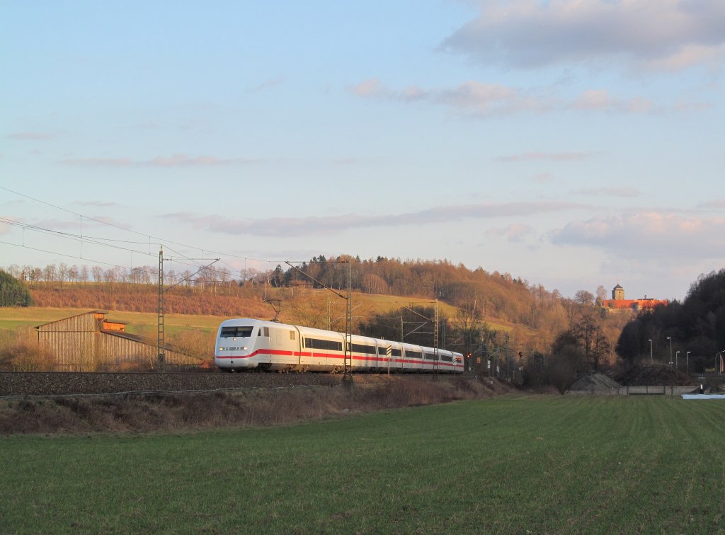 Ein ICE 2 ist am 19. Mrz 2012 als ICE 2894 nach Berlin (Ersatzzug fr ICE 1104) bei Kronach unterwegs. 
