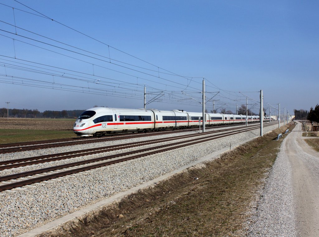 Ein ICE 3 am 15.03.2012 unterwegs bei Hattenhofen.
