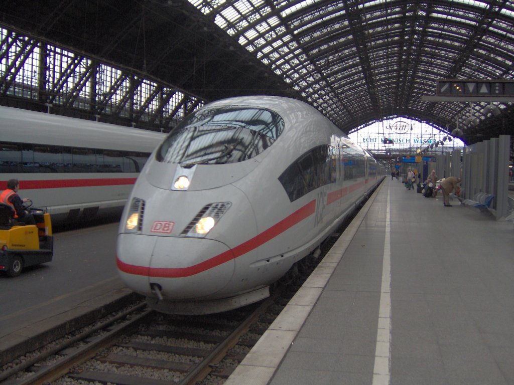 Ein ICE 3 im K�lner Hbf.